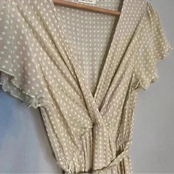 Tea n Rose Crinkled Boho Style Maxi Dress. - Picture 2 of 4